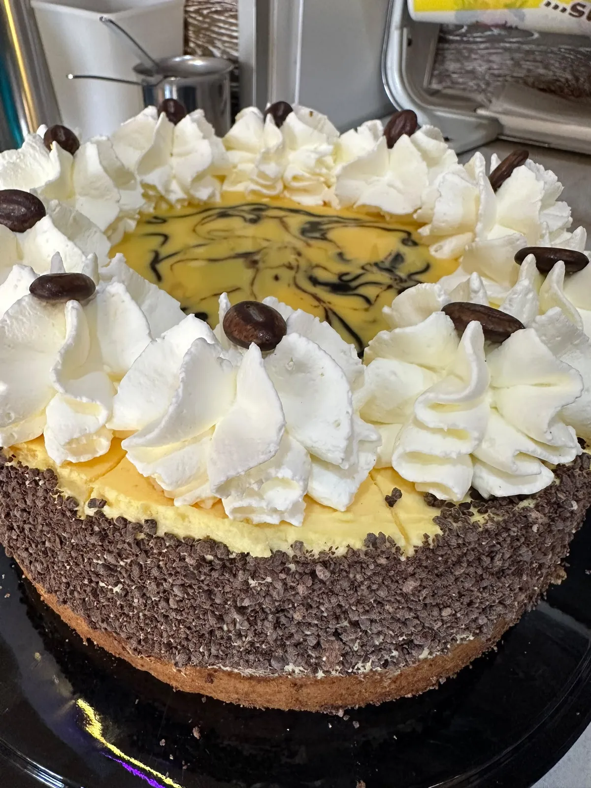 Kuchen und Torten aus der Backstube der Milchbar Eibau