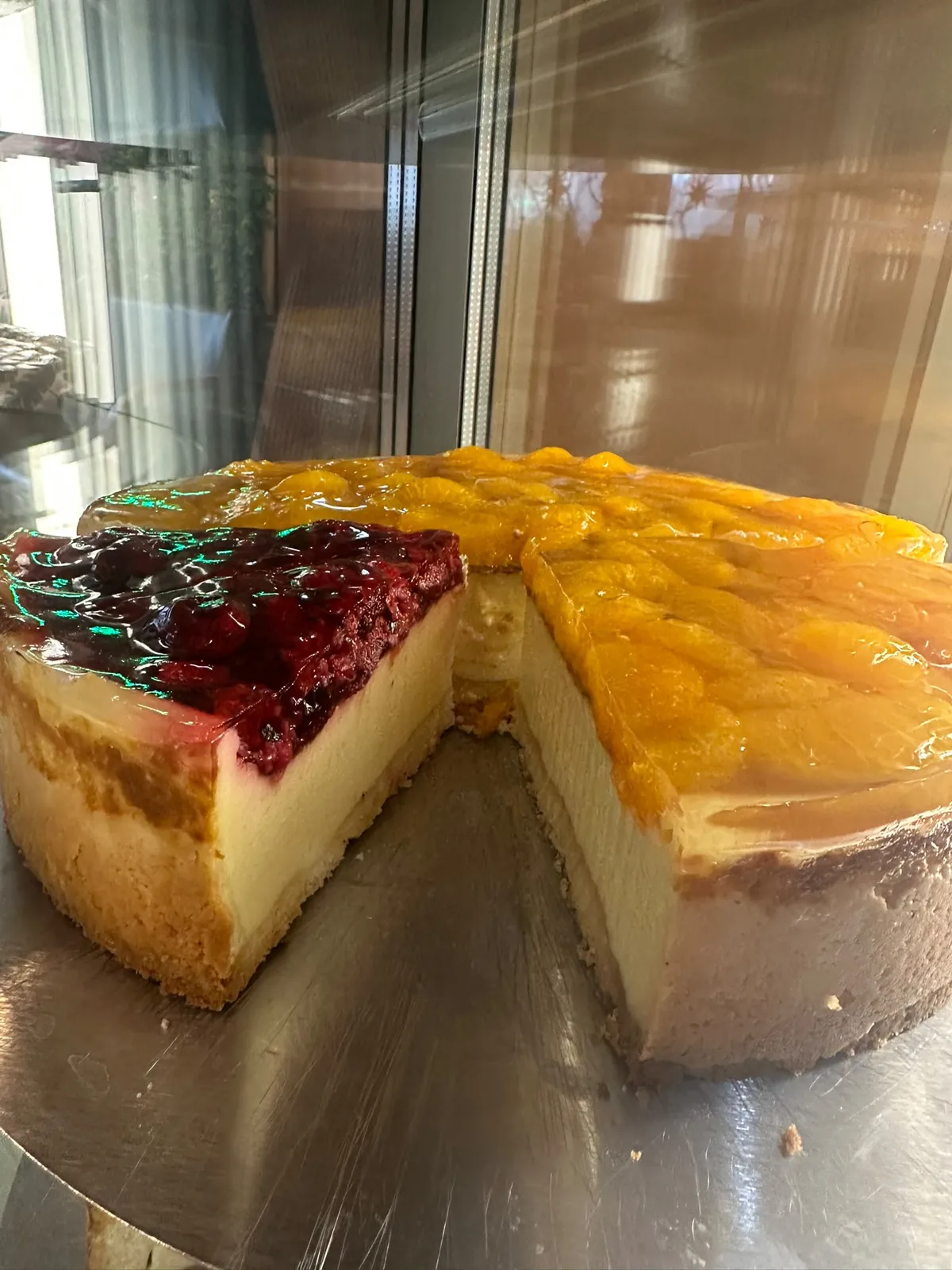 Käsekuchen mit Früchten